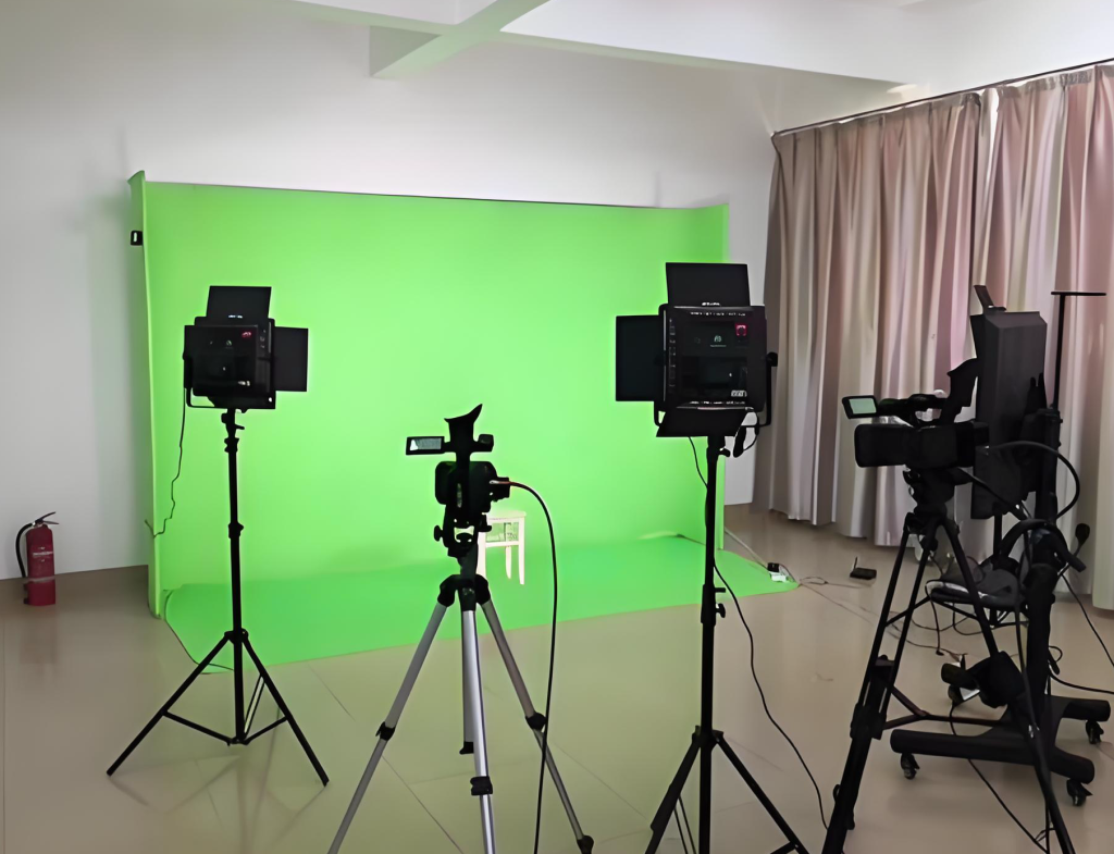 图片[3]-直播间搭建实战指南（2025版）：从设备选型、空间布置到软件配置，手把手教你打造高转化直播系统，牛课资源网搜集